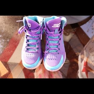 Purple and turquoise Curry’s